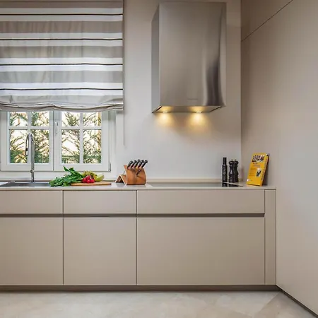 Villa Vabriga Sleeps 10 With Pool Air Con And Wifi *